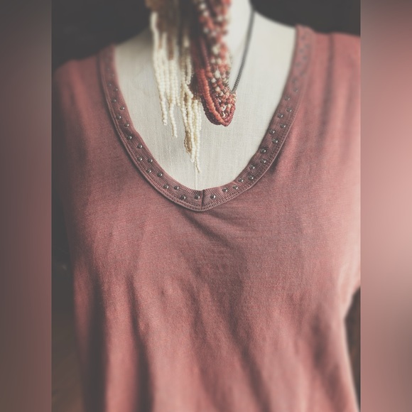 Tee V Neck Studded - Picture 11 of 16